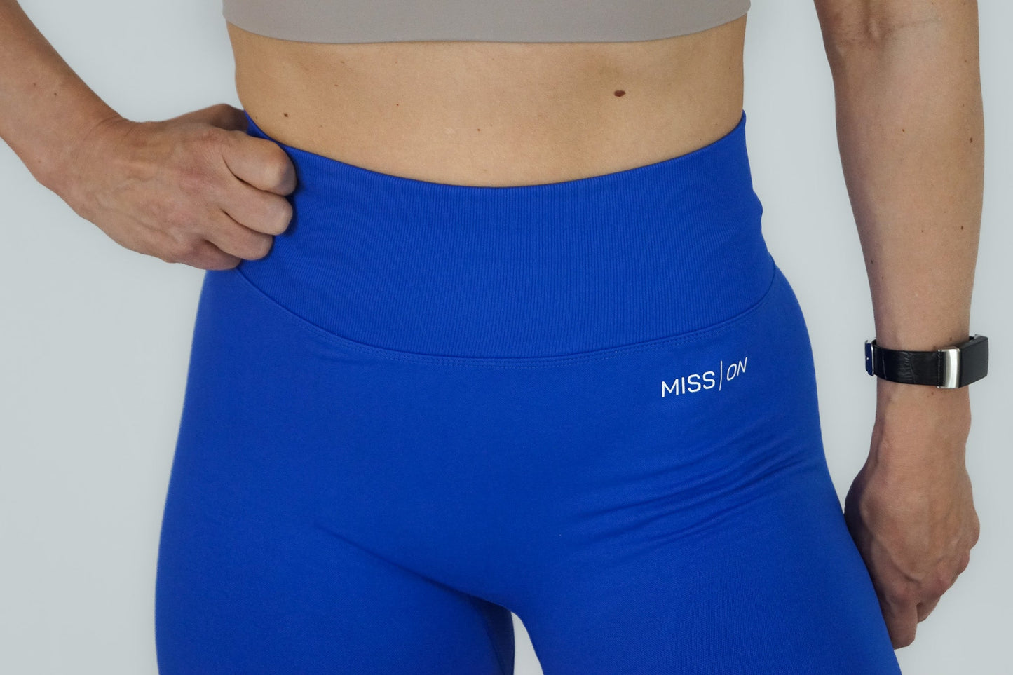 MISS ON BOOTY Träningstights med scrunch